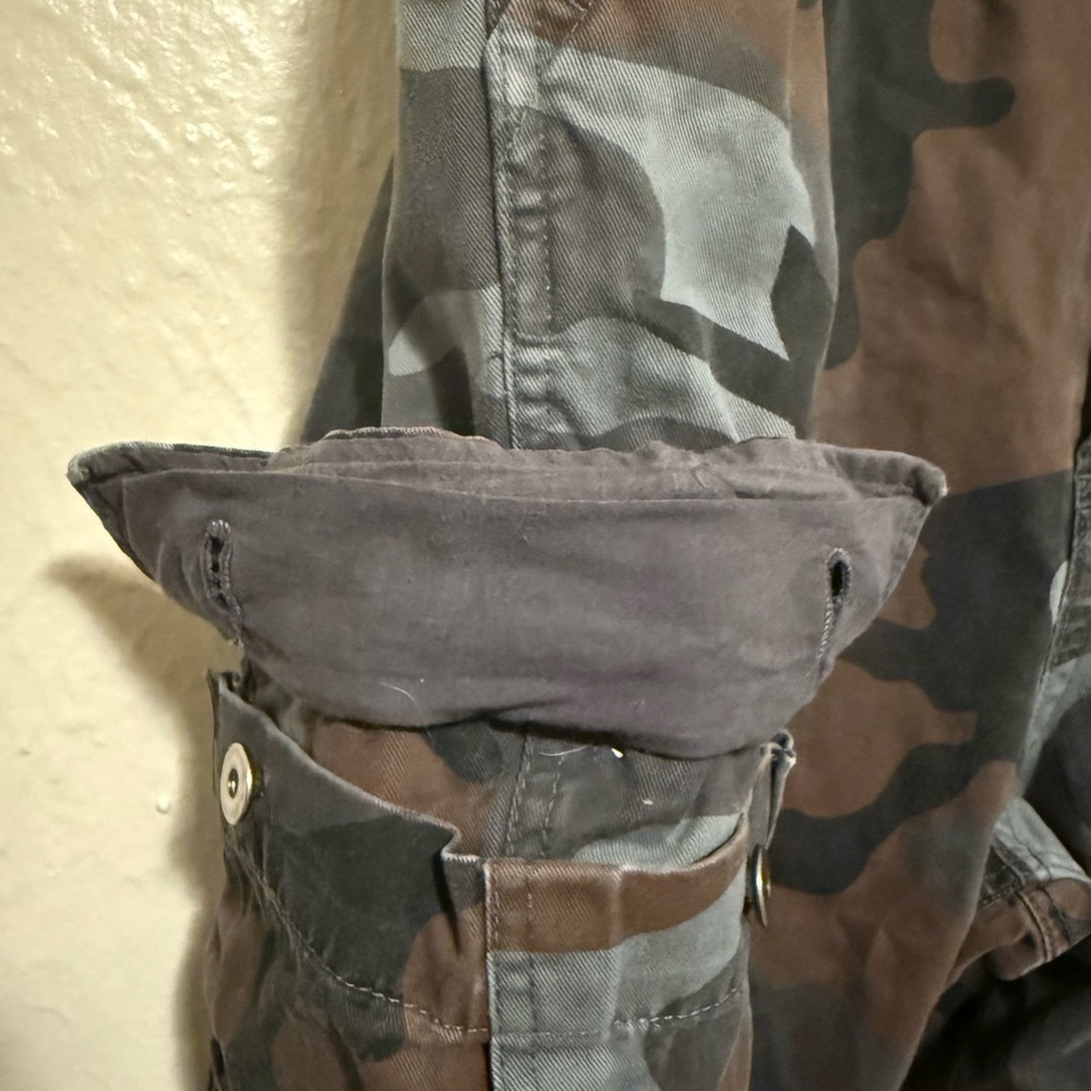 Y2K Camo pants 👖 - Picture 2 of 7